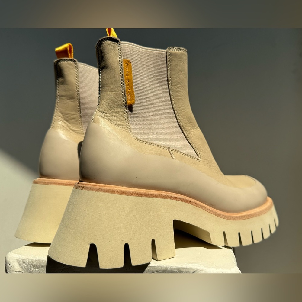 Trendy Beige Platform Ankle Boots size 6.5 women H9N14 - Picture 4 of 9